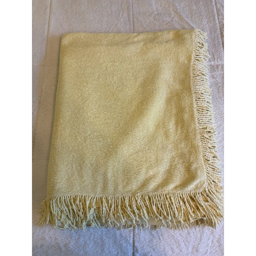 Vintage Chenille Bedspread Fringed Full Size 104